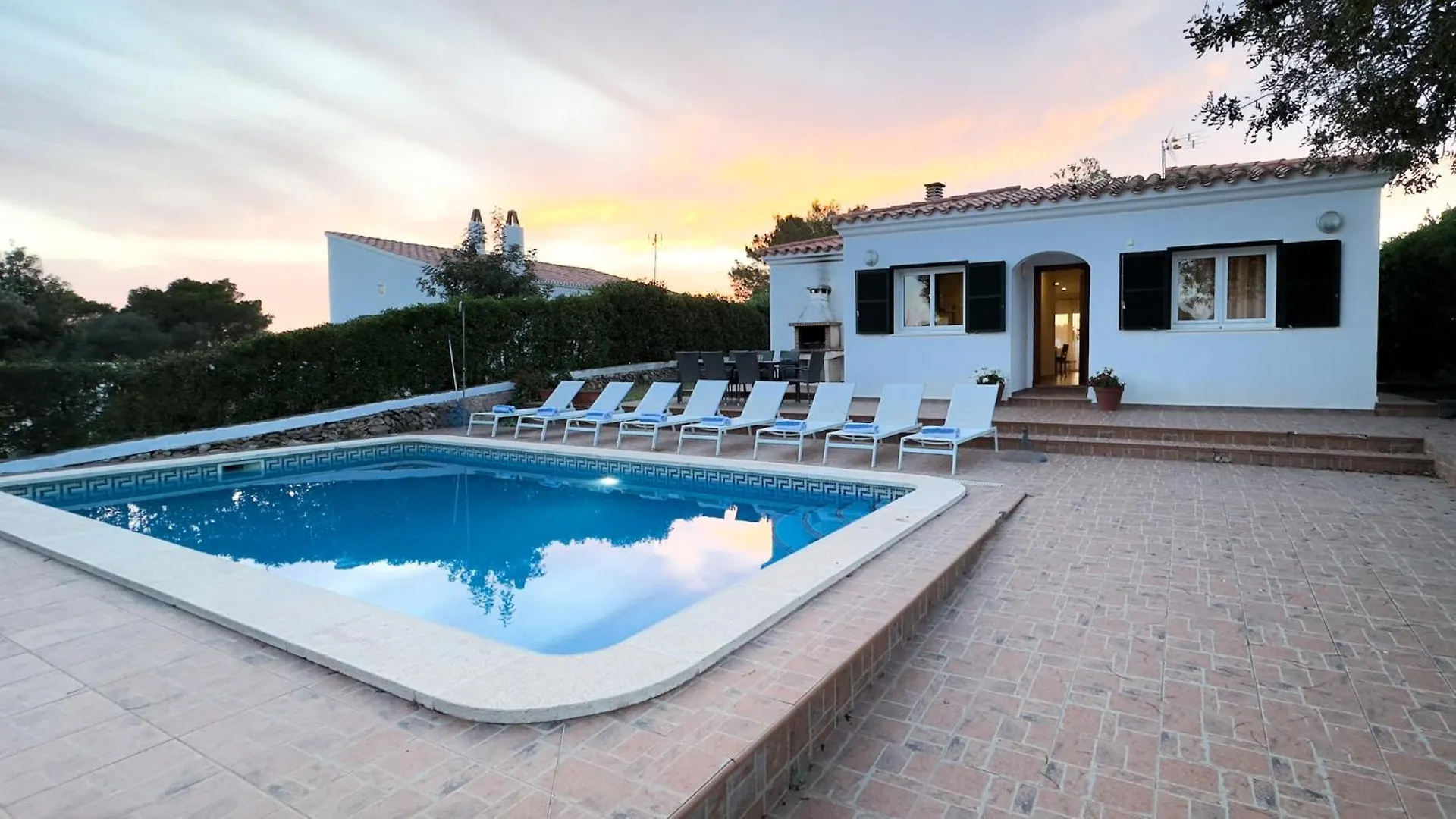 Villa Verano contacts